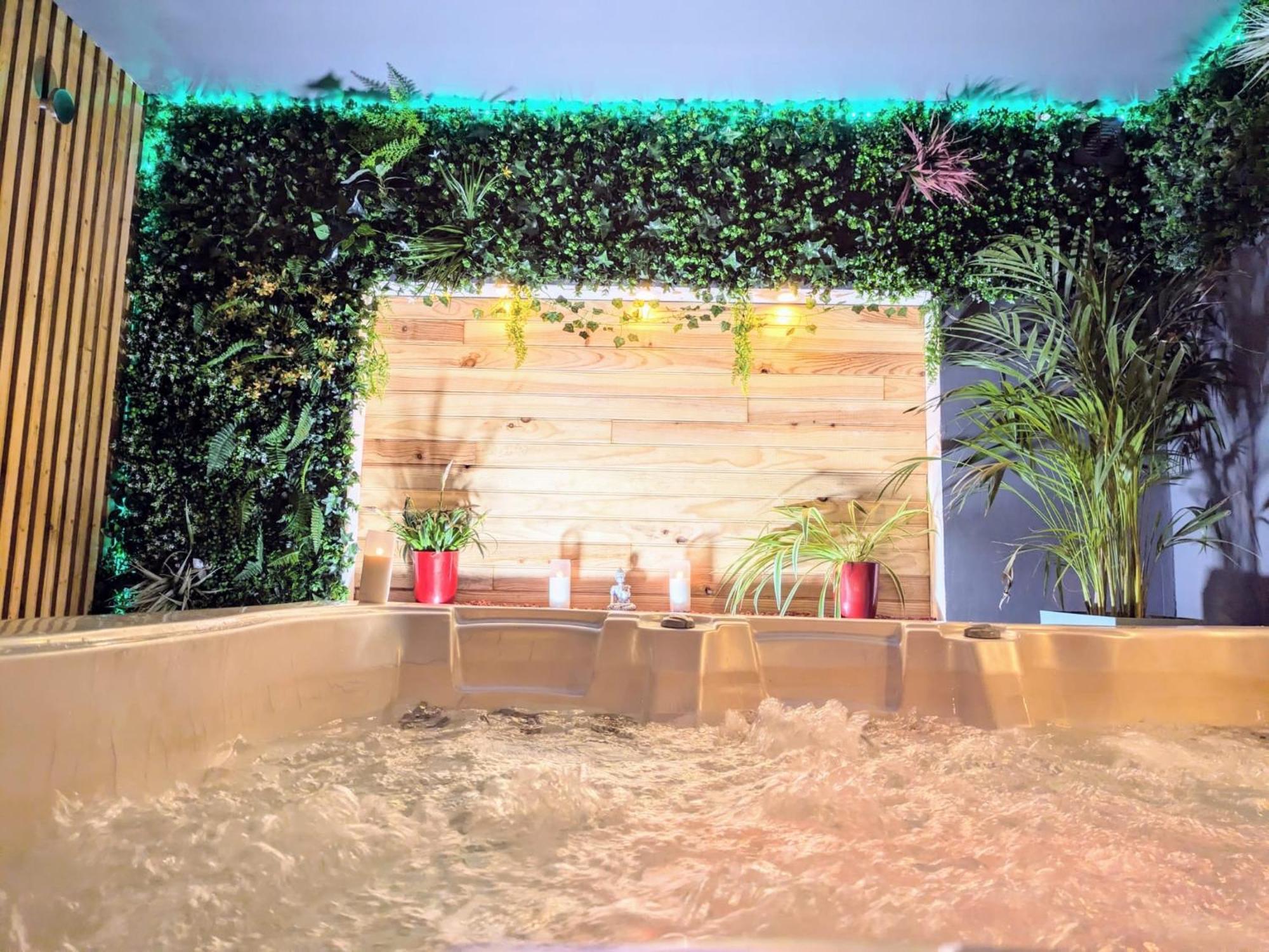 L'Alcove Du 510 - Spa - Chambre Romantique - Sauna - Salle De Jeux Montauban Luaran gambar